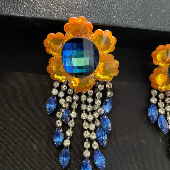 WENDY GELL ART GLASS EARRINGS W/ RHINESTONES - Picture 2 of 4